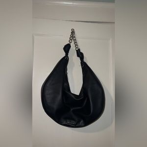 ELEGANT BLACK SHOULDER BAG